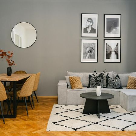Cozy Apt Perfect For 4-6 Tv Metro Self-Checkin Vienna Exterior photo